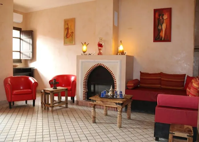 Riád Merzouga, 8 Au Village Naturiste Couple Only 3*